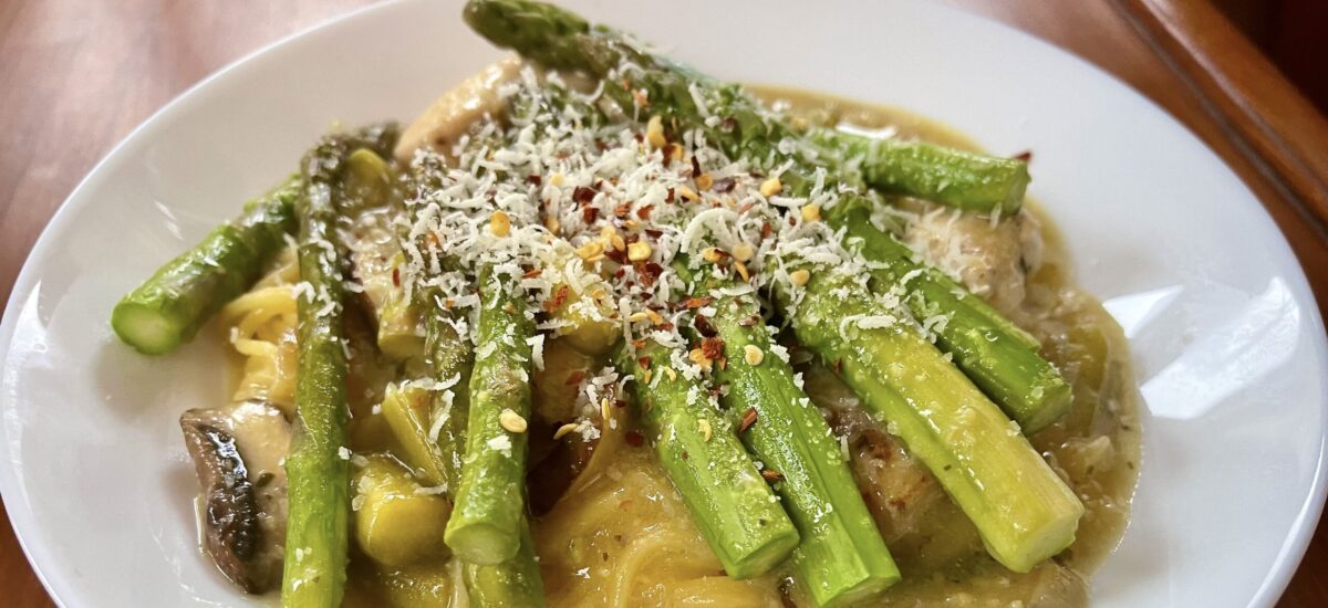 Buffalo Cheese Sauce & Chicken Asparagus Pasta